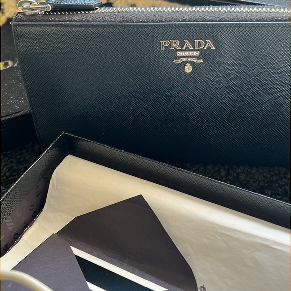 Prada Navy Blue Saffiano Leather Zip Wallet - Picture 2 of 11